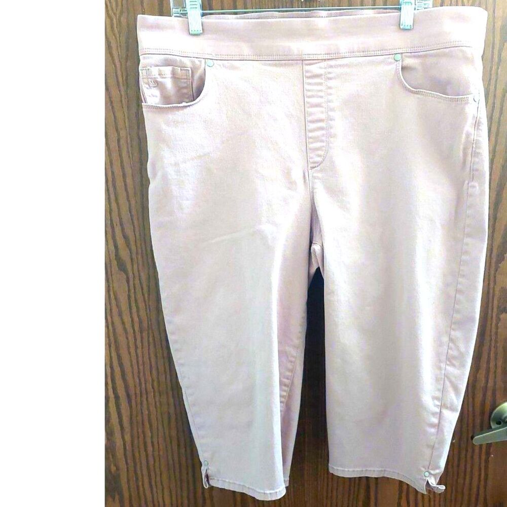 Gloria Vanderbilt Avery Capri Pants Women’s 16 Pink Stretch Slimming 27"
